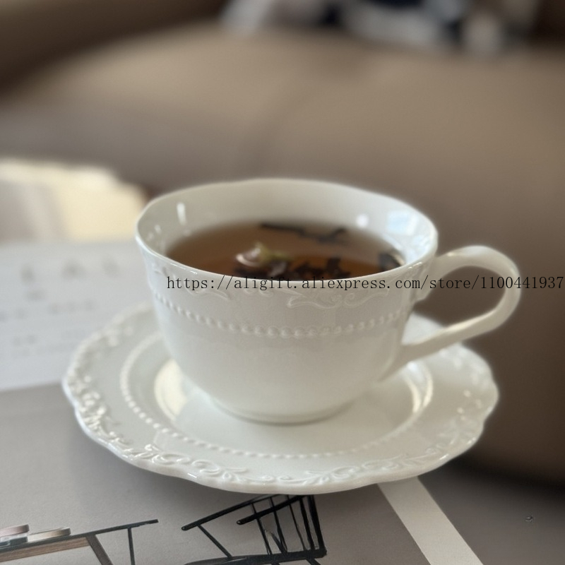フレンチライト高級エンボス花柄コーヒーカップとプレートセット - Coffee Tea And Sugar Set のレビューと価格
